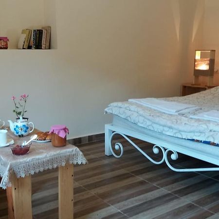 Arami Guest House Dilijan Eksteriør billede