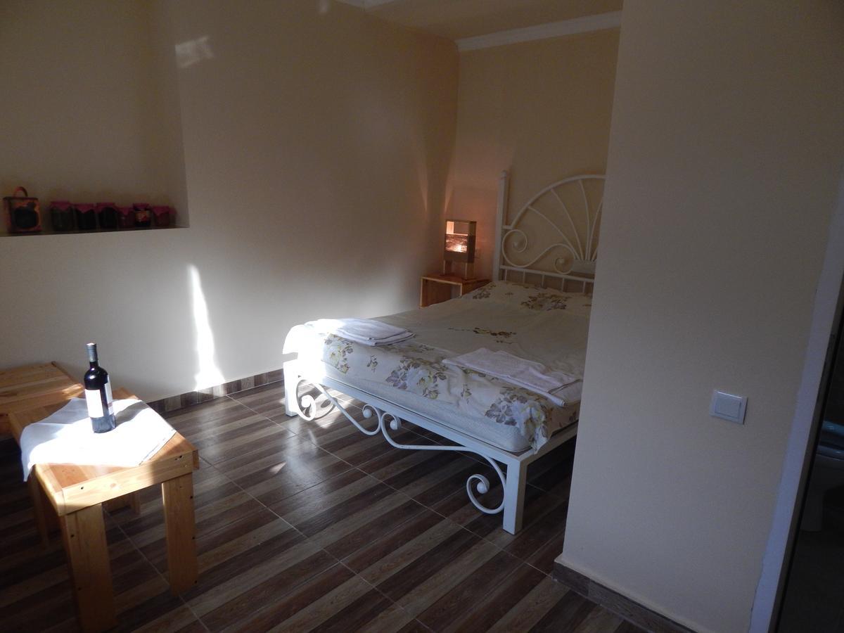 Arami Guest House Dilijan Eksteriør billede