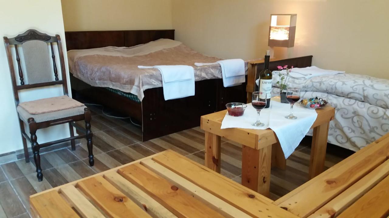 Arami Guest House Dilijan Eksteriør billede